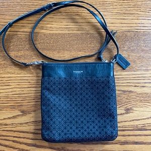 Free Ship * Authentic Coach Crossbody Lightly used